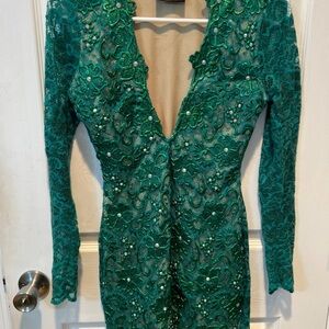 Chic Emerald Lace Dress with Floral Details